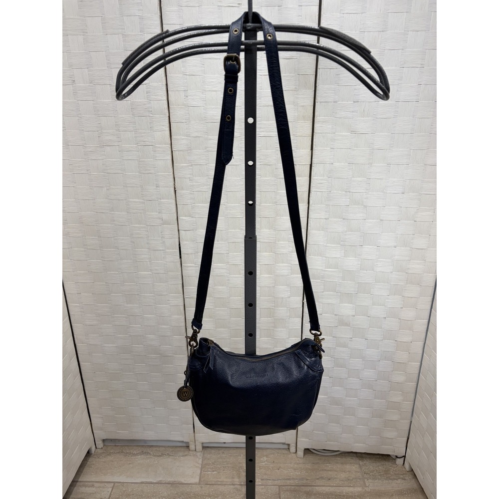The Wanderers Travel Co. Santorini crossbody purse french navy leather womens